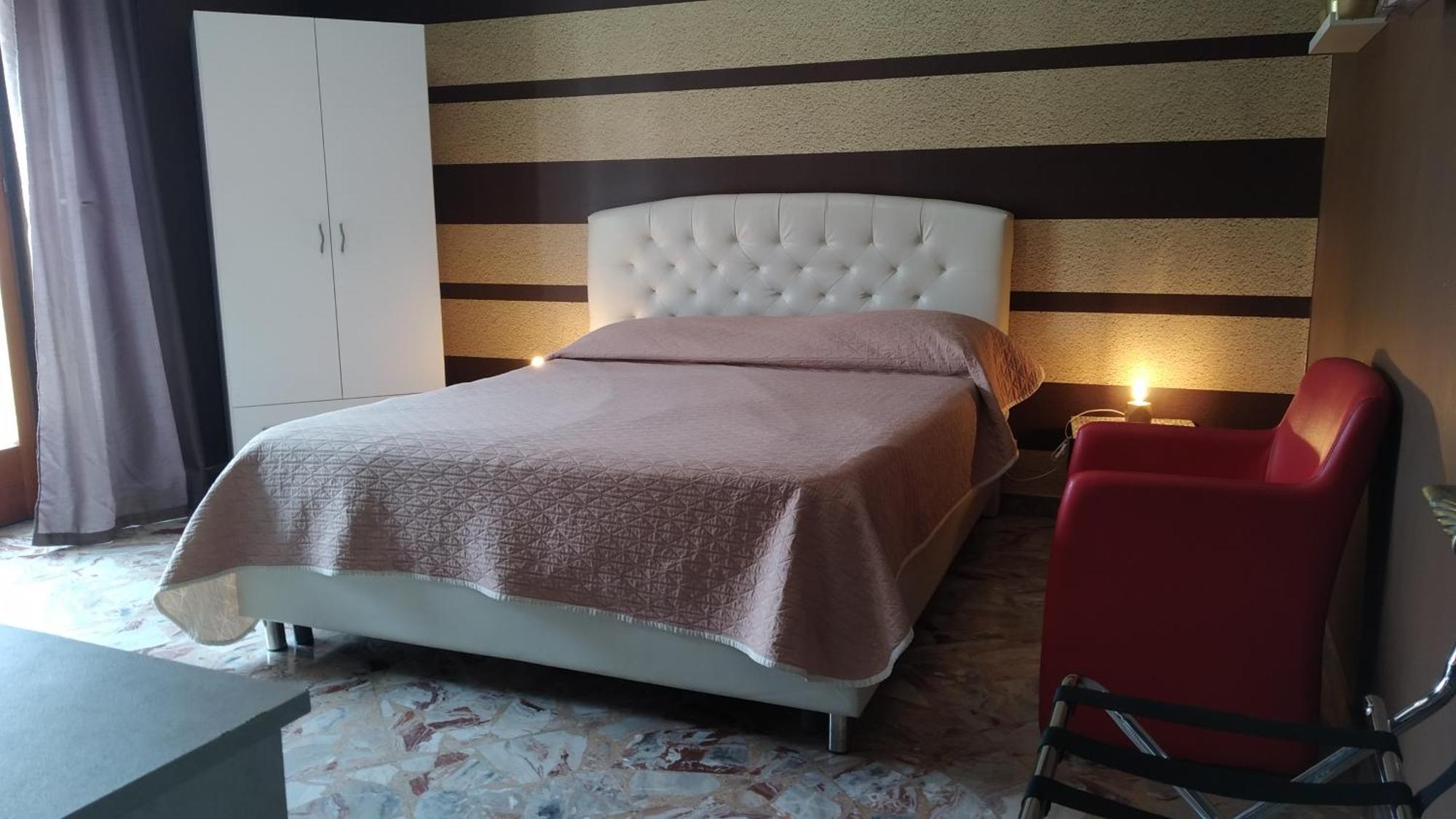 Cconforthotels R&B Semplici Emozioni Bari Ngoại thất bức ảnh